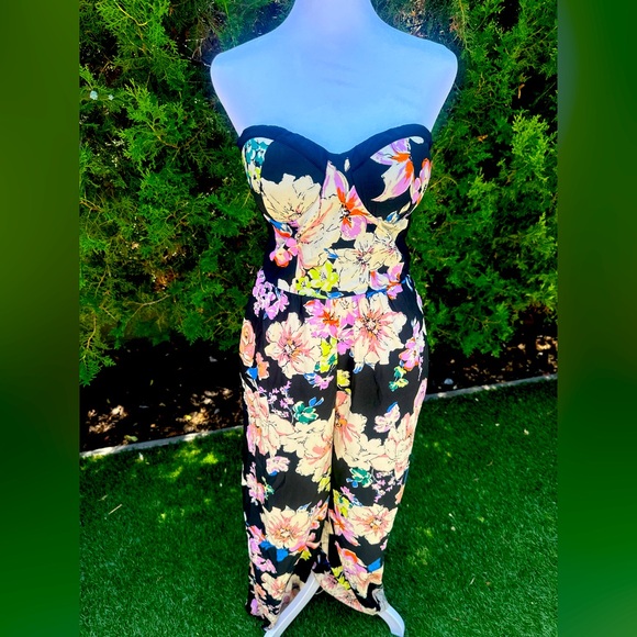 Band of Gypsies Black Floral Romper with V-Neck Wide Jumpsuit - Picture 2 of 5